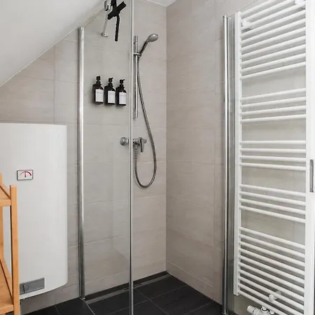 Schlossberg Panorama - 1 Bedroom & Lift & Free Parking By Hero Homes * Graz