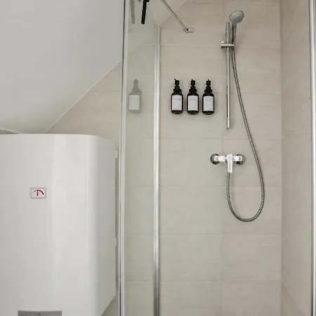 Schlossberg Panorama - 1 Bedroom & Lift & Free Parking By Hero Homes Graz