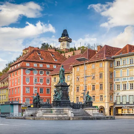 Schlossberg Panorama - 1 Bedroom & Lift & Free Parking By Hero Homes Appartamento Graz